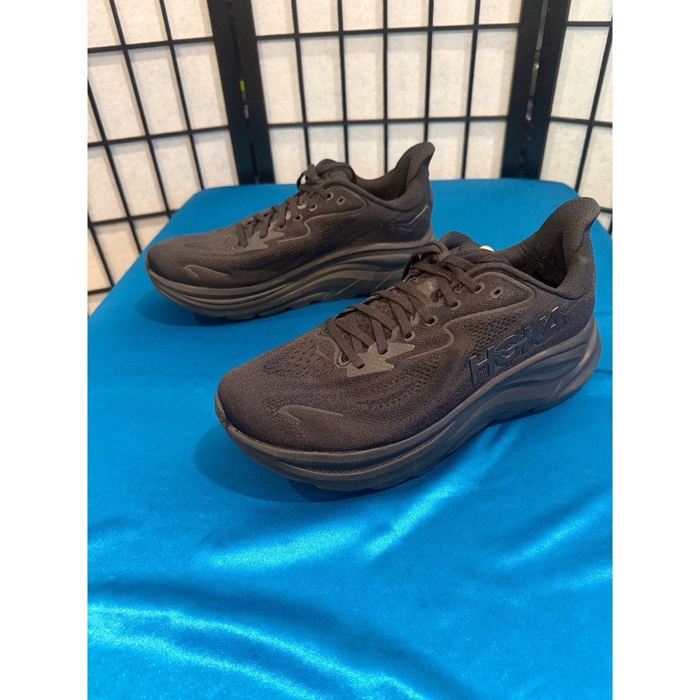 HOKA Clifton 10 Men's Size 10 Black Black NWOT Running Shoes